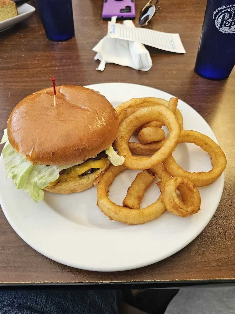 Bacon Cheeseburger w Onion Rings
