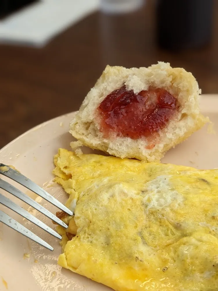 Omelet with Buttery Biscuit